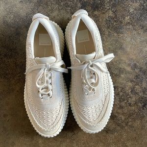 Dolce Vita Dolen Sneaker Size 9
